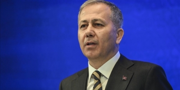bakan-yerlikayadan-izmirde-trafigi-tehlikeye-atan-surucuye-tepki-yazik-degil-mi-1769708086363.jpg