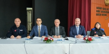 menemende-afet-toplantisi-baskan-pehlivan-planlarimizin-kagit-ustunde-kalmamasini-sagladik-177019724.jpeg