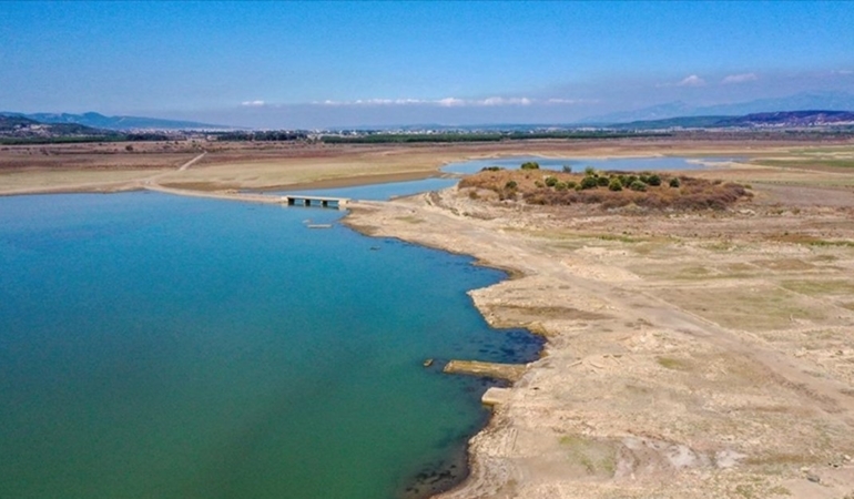 İzmir Barajlarındaki Güncel Durum: İZSU Açıklama Yaptı! İzmir barajlarında ne gibi değişiklikler var? O barajın verilerinde düşüş gözlemleniyor.