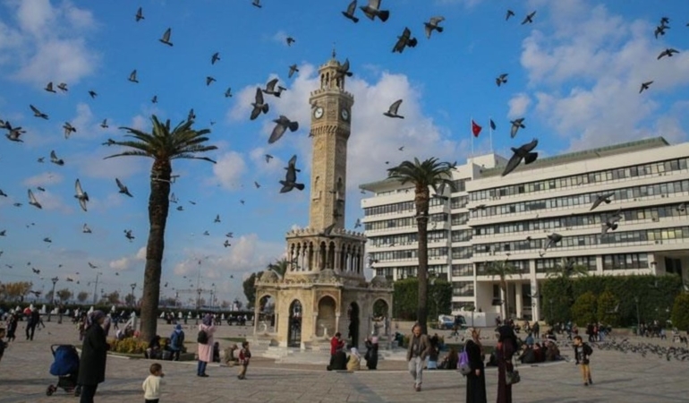 İZMİR’İN GİZLİ CENNETİ | Parşömen kağıdından şifa merkezlerine, felsefeden sanatçılara kadar uzanan İzmir’in dikkat çeken bilinmeyenleri – Galeri