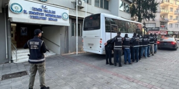 izmirde-genc-osman-cetesine-operasyon-1773670048062.jpg